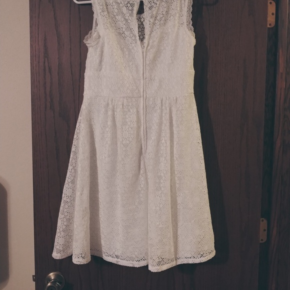 White lace dress sz 6 - Picture 2 of 3